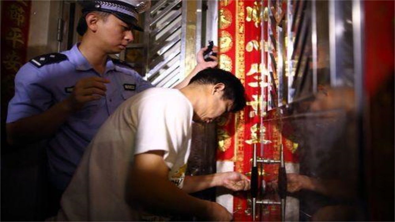 福建请开锁师傅开了锁后，师傅